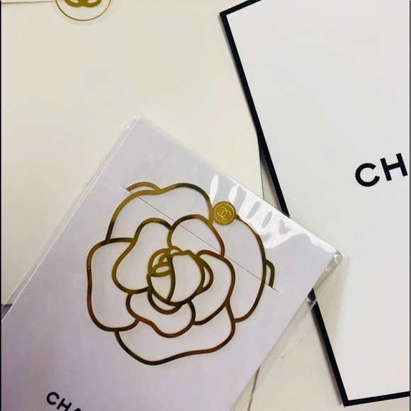 📚CHANEL Camellia Metal Bookmarks📚 - Picture 4 of 5